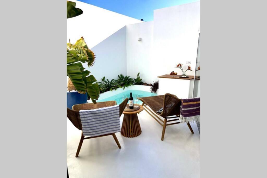 Villa Unique, Stylish & Calm El Estanque By The Sea, Adults Only Costa Teguise Esterno foto