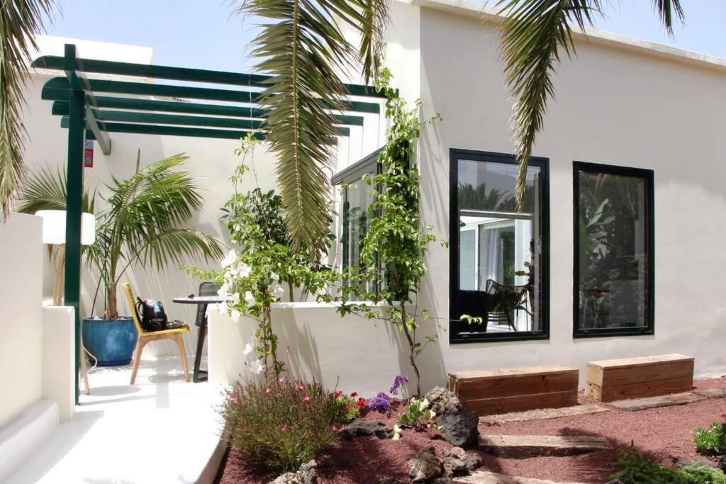 Villa Unique, Stylish & Calm El Estanque By The Sea, Adults Only Costa Teguise Esterno foto