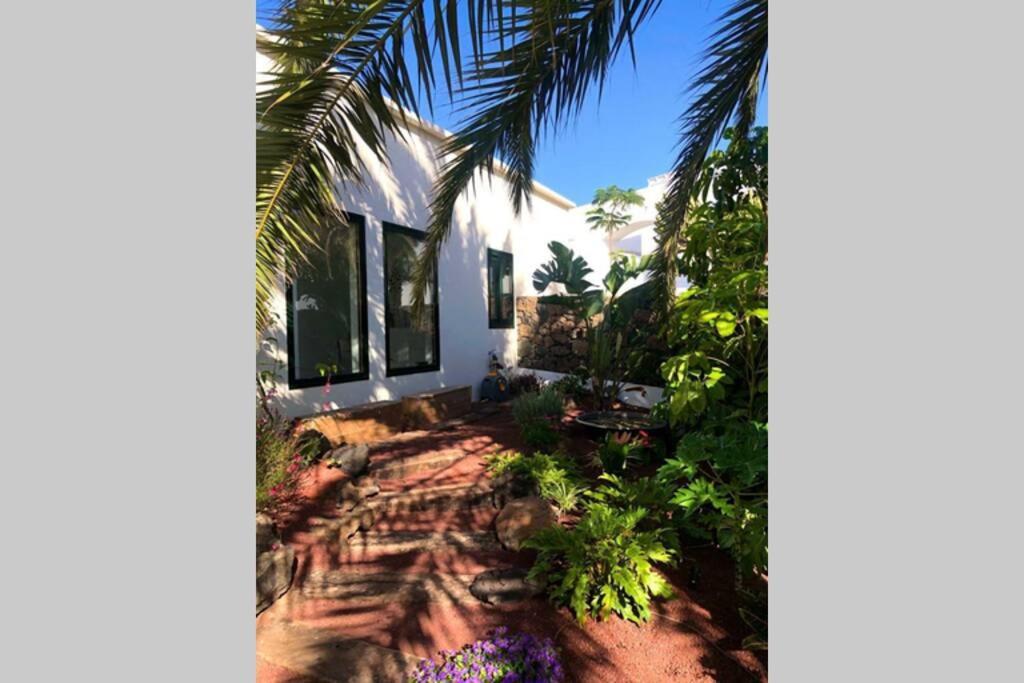 Villa Unique, Stylish & Calm El Estanque By The Sea, Adults Only Costa Teguise Esterno foto